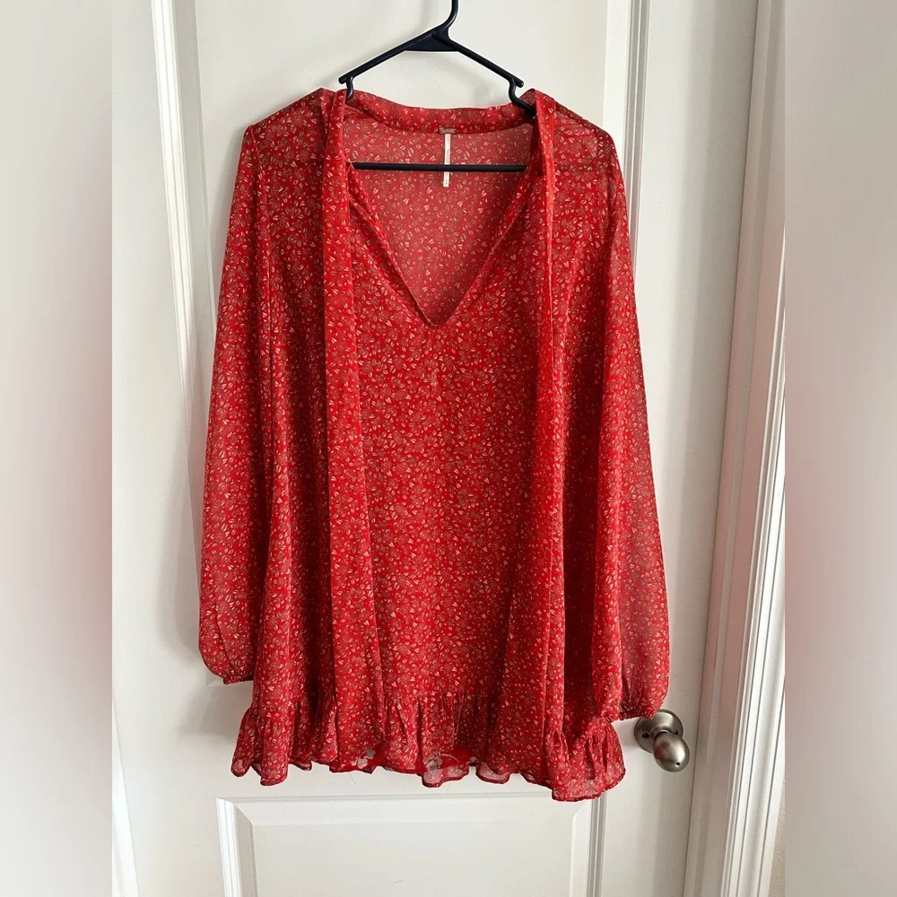 Free People Sheer Tunic Floral‎ Red Ruffle Tie Neck Size small with undershirt.